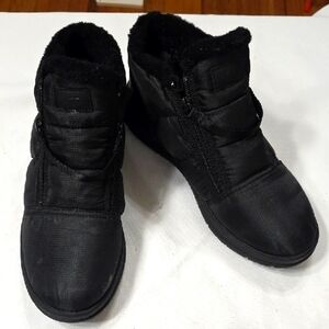 UGG Lakesider Puffer Women's Black Winter Boots Zips Waterproof Sz 8.5 EUC